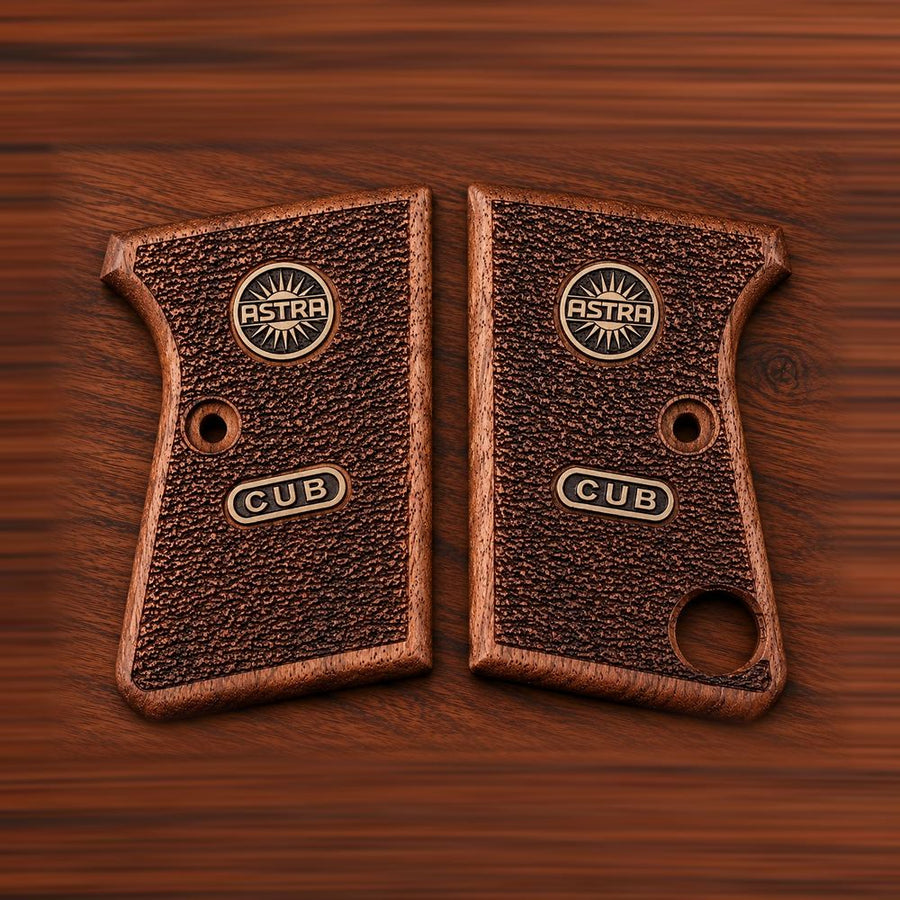 Astra Cub 6.35 walnut grips, stippled checkering with gold Astra and CUB medallions – handcrafted Astra 2000 Cub & Colt Junior .25 pistol grips