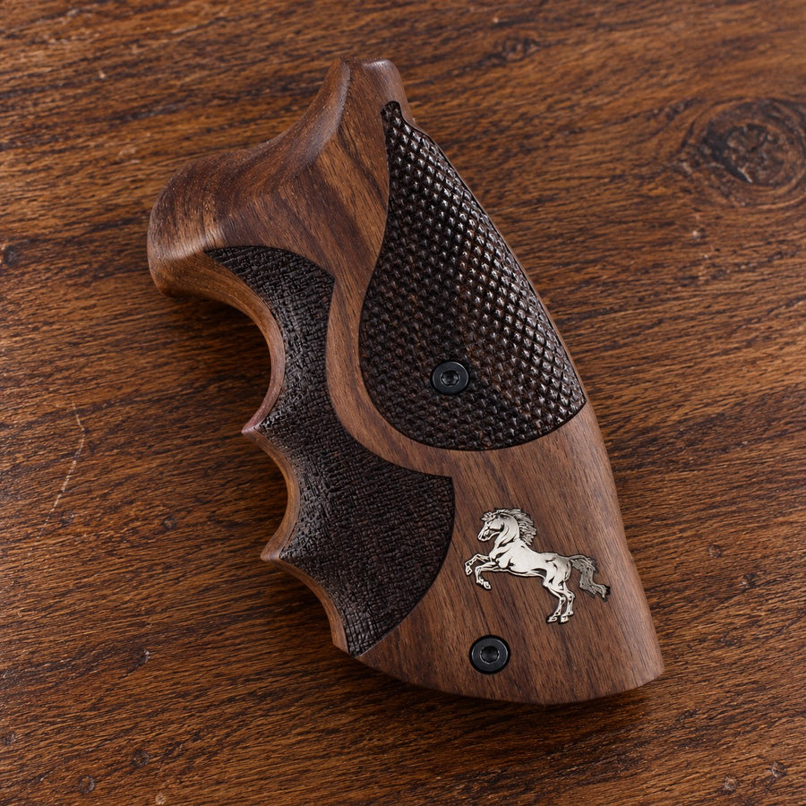 Colt Python walnut target grip with diamond checkering, stippled finger grooves and silver horse inlay – fits 2021+ Colt Anaconda