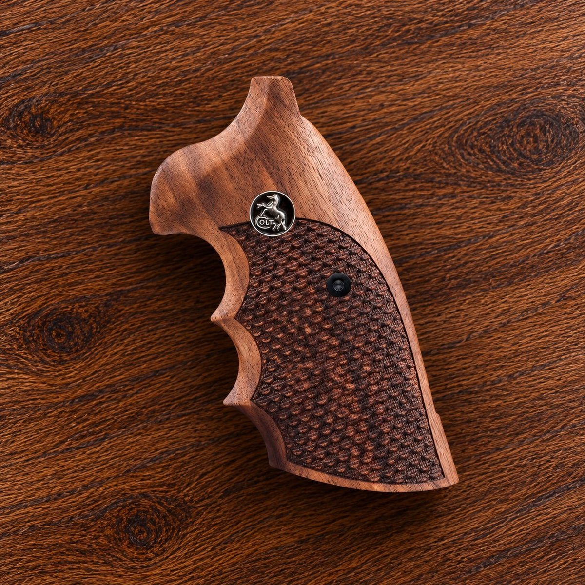 Colt Python walnut target grip with fish scale checkering and silver horse medallion, angled view – fits 2021+ Colt Anaconda