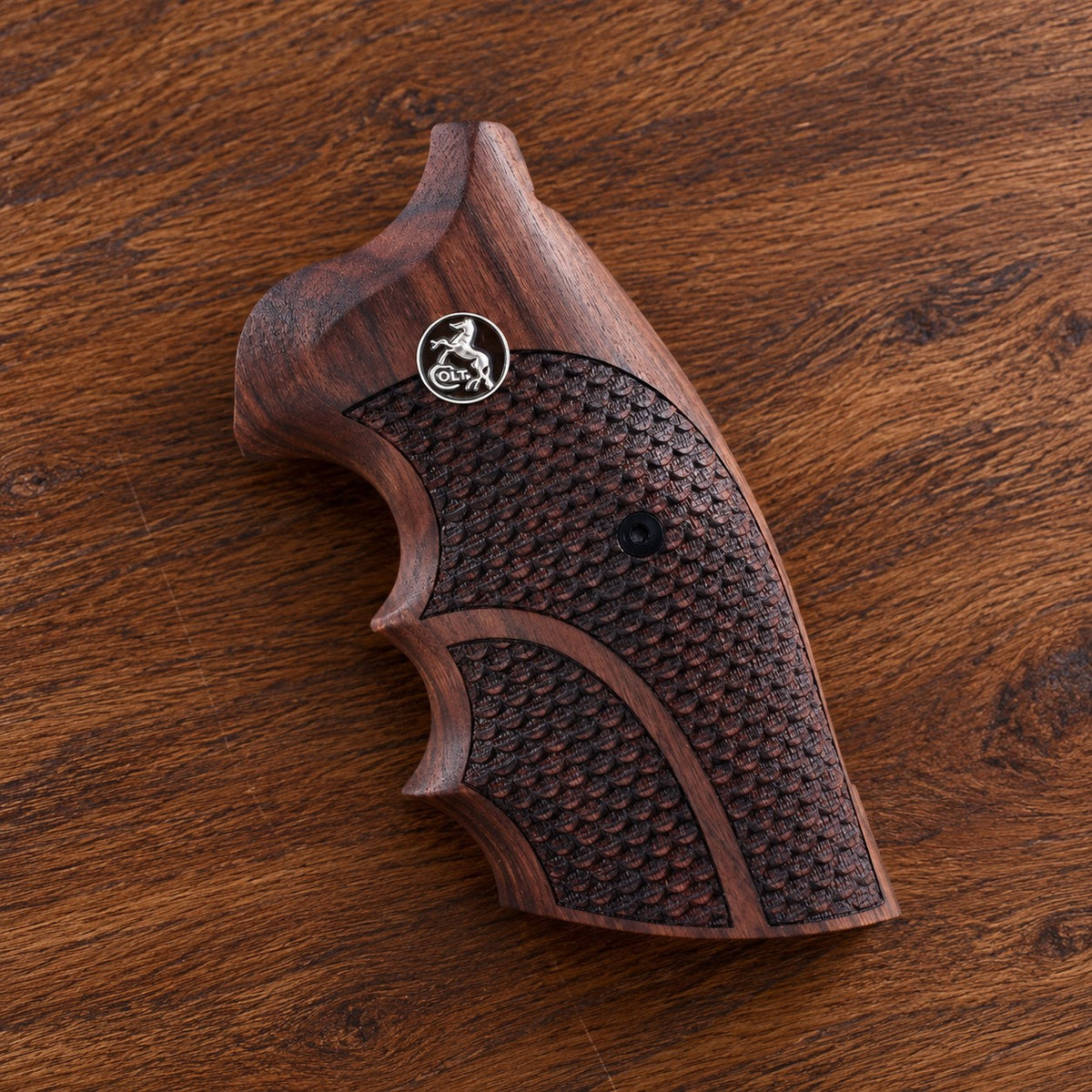 Colt Python walnut target grip with fish scale checkering and silver horse medallion – handcrafted replacement grip, fits 2021+ Colt Anaconda