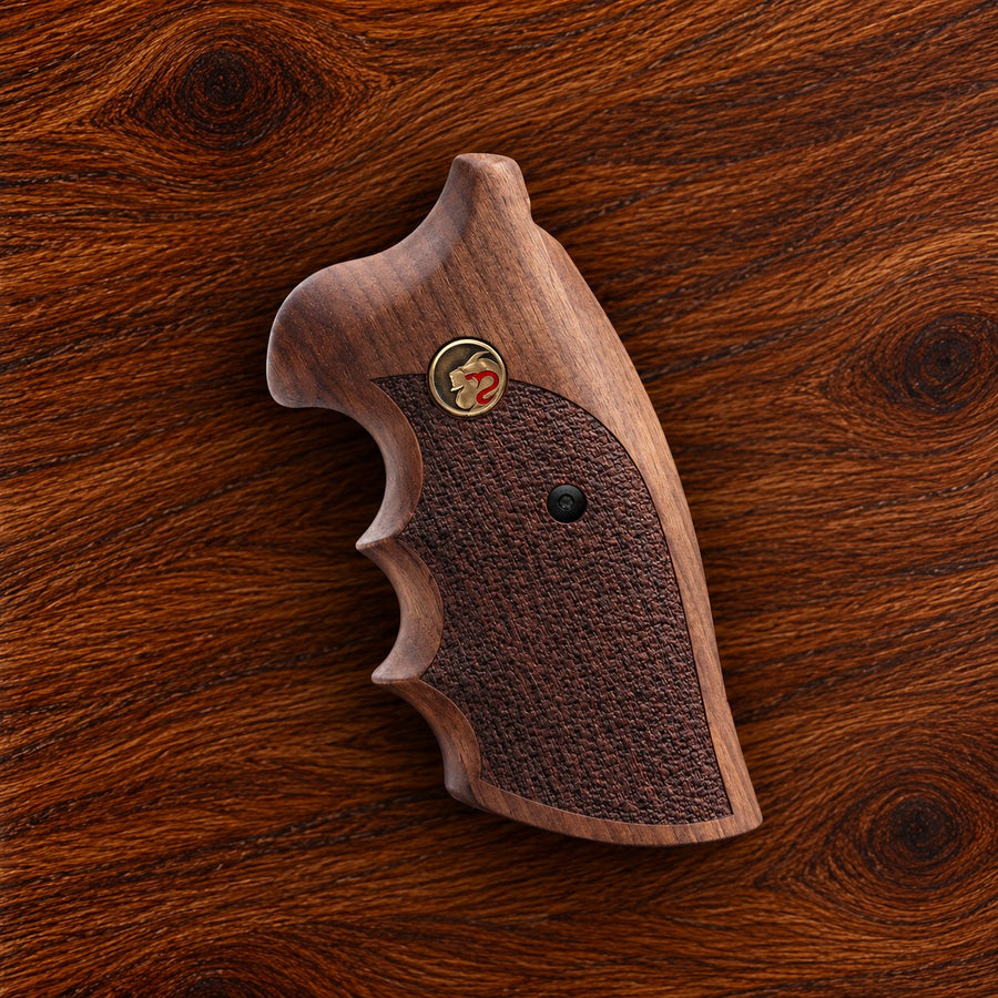 Colt Python walnut target grip with stippled panel and bronze emblem medallion – fits 2021+ Colt Anaconda