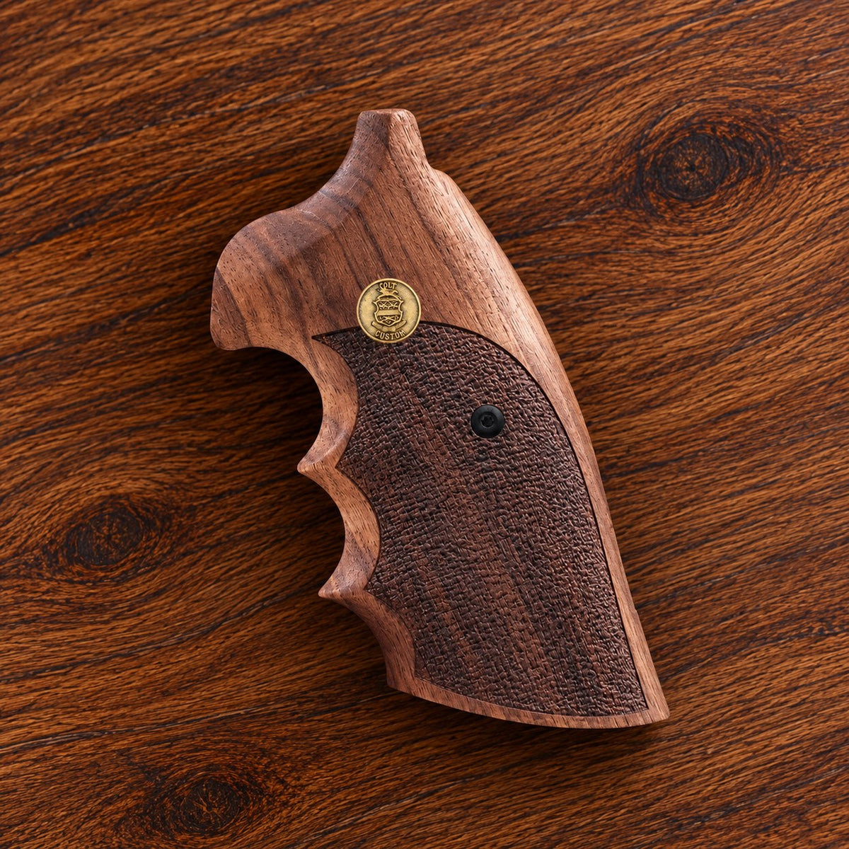 Colt Python stippled walnut target grip with gold crest medallion – fits 2021+ Colt Anaconda