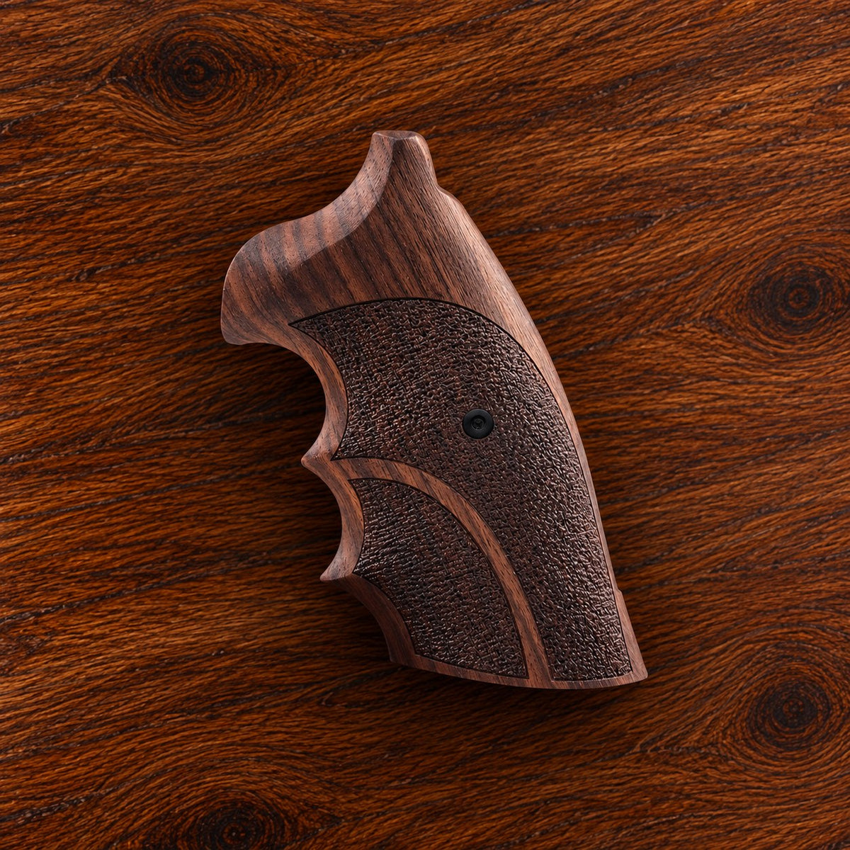 Colt Python walnut target grip with two stippled panels and carved divider line – fits 2021+ Colt Anaconda