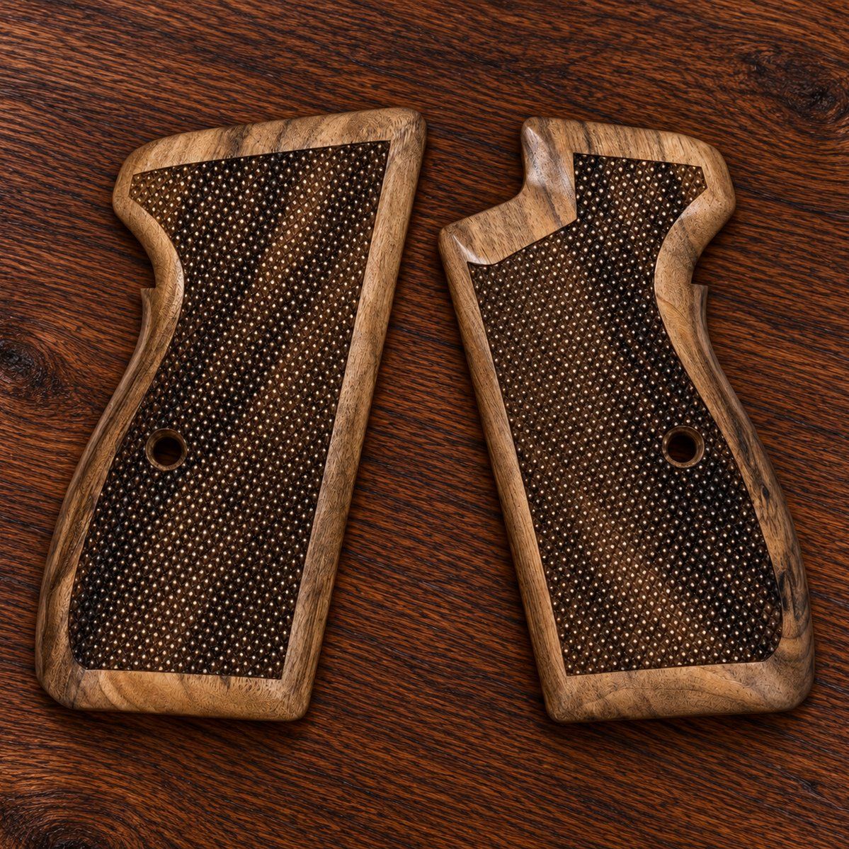 Sig Sauer P210 walnut grips – laser checkered – handcrafted Turkish walnut pistol grips