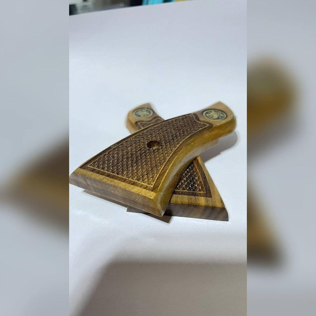 S&W K/L Frame Square Butt Griffschalen aus Nussbaum mit Metallmedaillon – Seitenansicht
