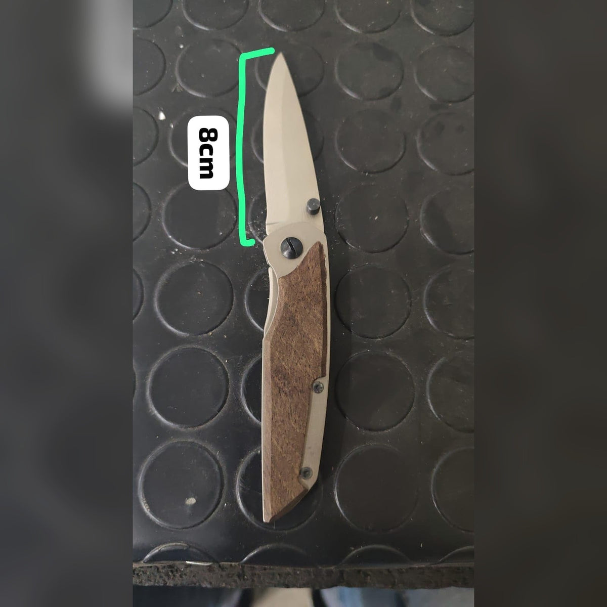 Walnut wood folding pocket knife – Design-2 handle